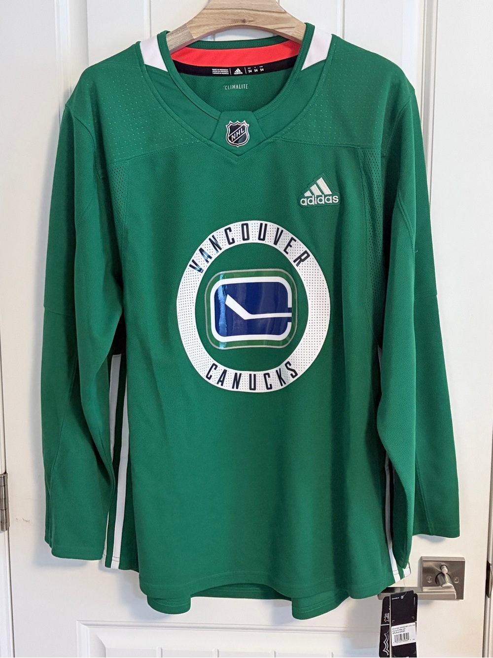 BNWT Official NHL Adidas Vancouver Canucks Practice Jersey Size 54 XL NEW